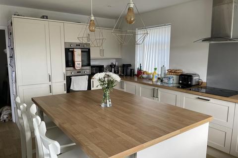 28 Fairway, Carlyon Bay, St Austell, PL25 3QF