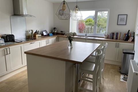 28 Fairway, Carlyon Bay, St Austell, PL25 3QF