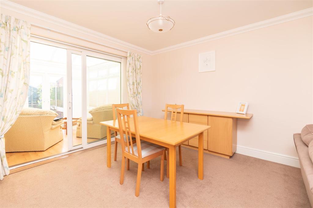 Lounge / Dining Room
