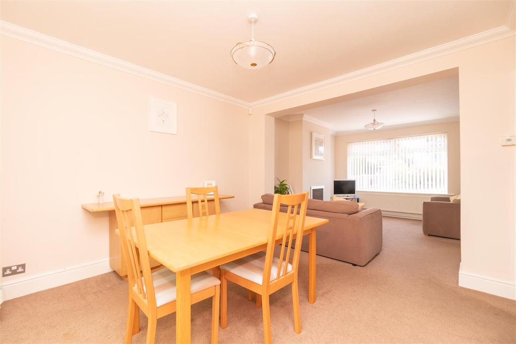 Lounge / Dining Room