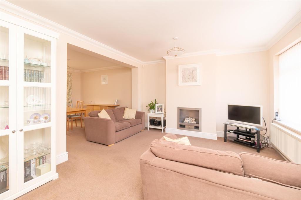 Lounge / Dining Room