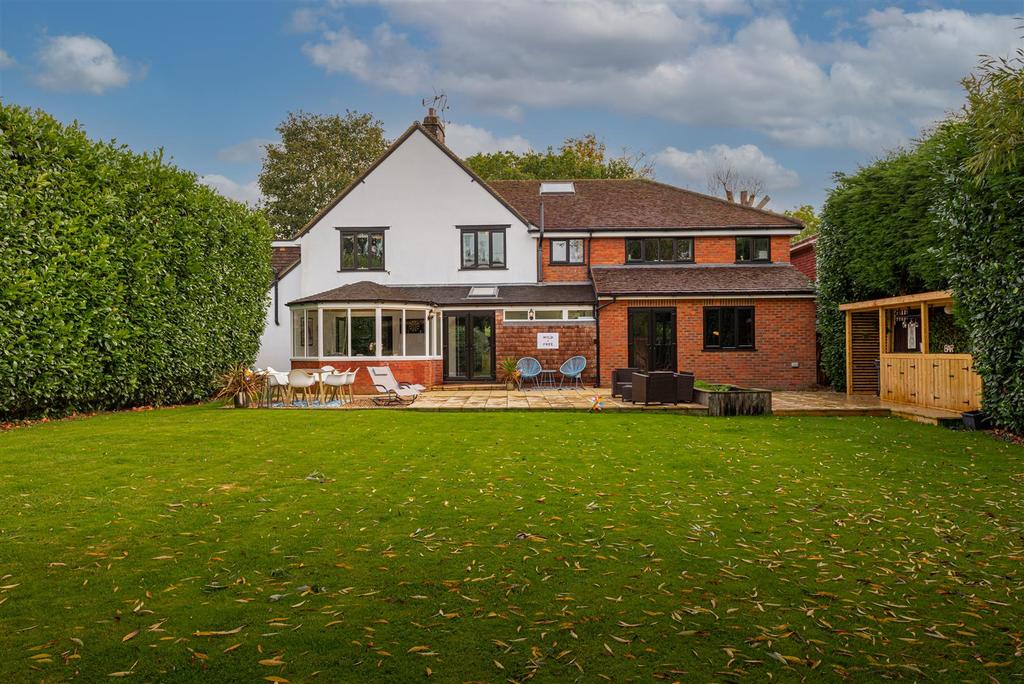 Reigate Road, Hookwood, Horley 5 bed house £1,250,000