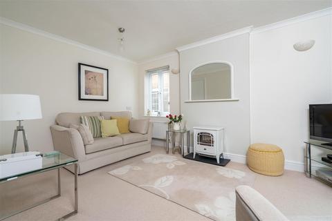 2 bedroom retirement property for sale - Broadlands Court, Bourton-On-The-Water, Cheltenham