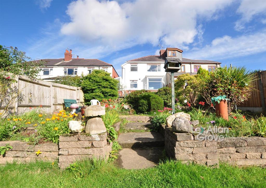 Greenhill Road, Halesowen 3 bed detached house £300,000