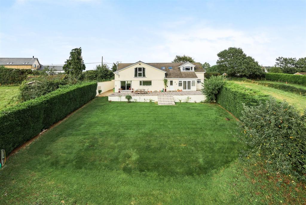 Port Road, Dawlish 4 bed detached house £700,000