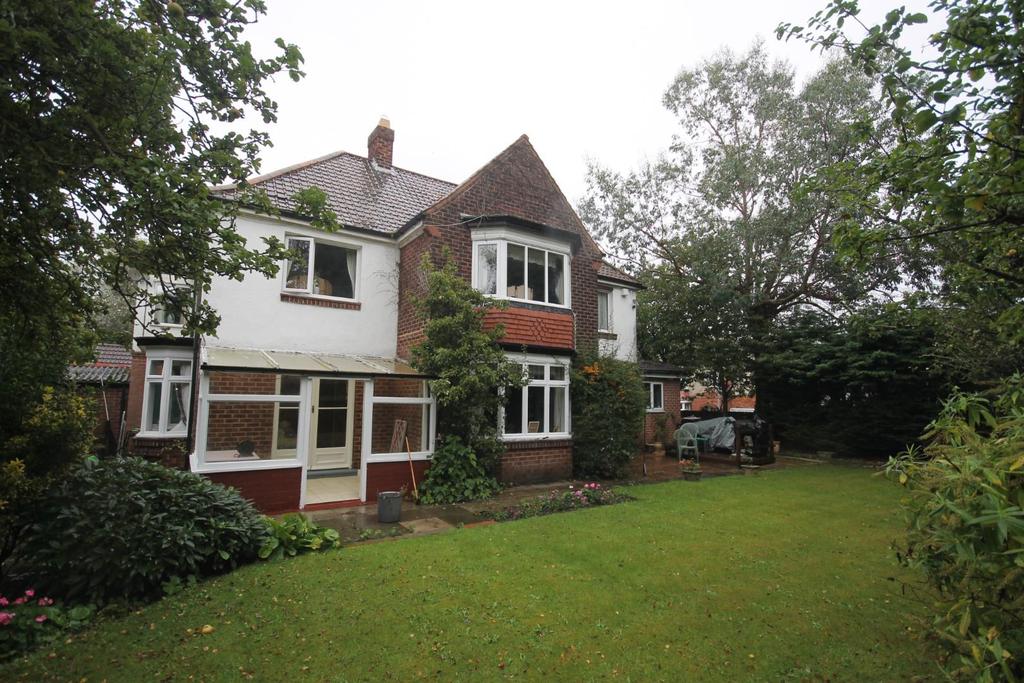 The Oval, Hartlepool 3 bed detached house £365,000