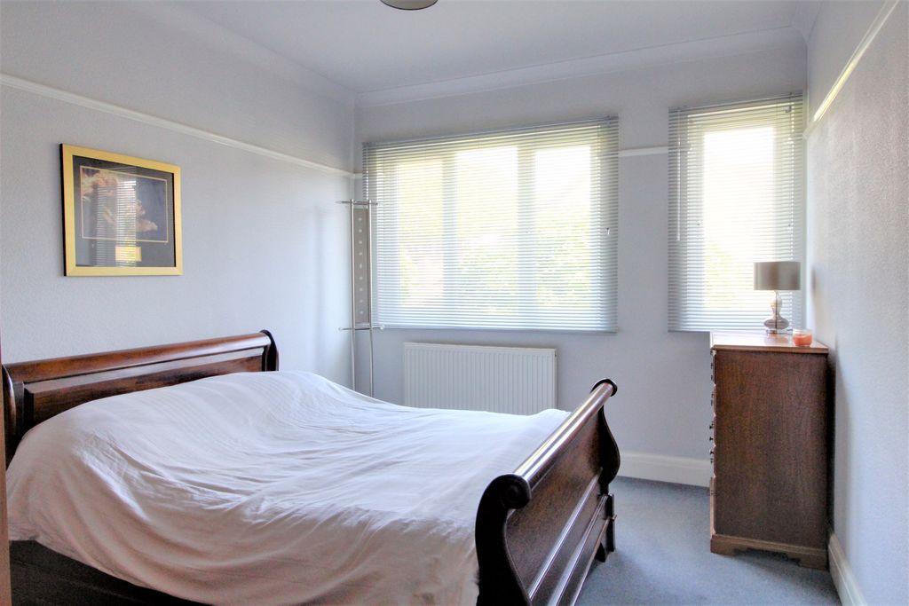 Bedroom 2 (Double)