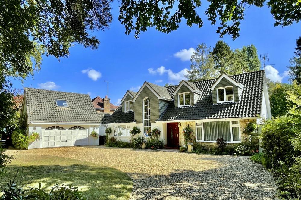 Lions Lane, Ashley Heath, BH24 2HN 5 bed detached house £850,000