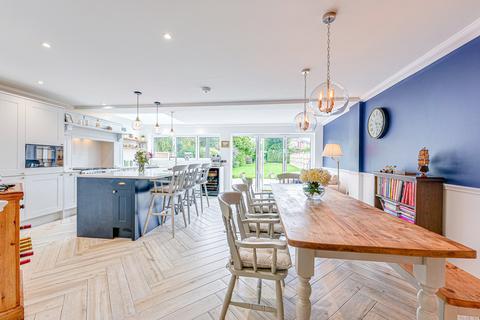 24a Nelson Road, Rayleigh, SS6 8HB