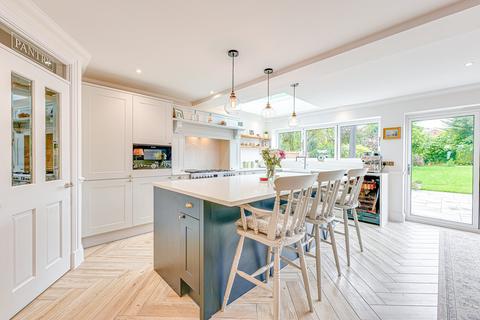 24a Nelson Road, Rayleigh, SS6 8HB