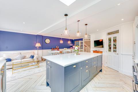 24a Nelson Road, Rayleigh, SS6 8HB