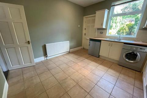 2 bedroom semi-detached house to rent, Aisthorpe Road, Sheffield S8