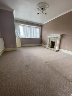 3 bedroom semi-detached house to rent - Thruxton Close, Cudworth S72