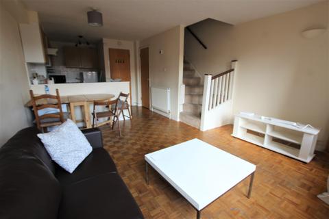 3 bedroom apartment to rent - Discovery Walk, London, Greater London, E1W