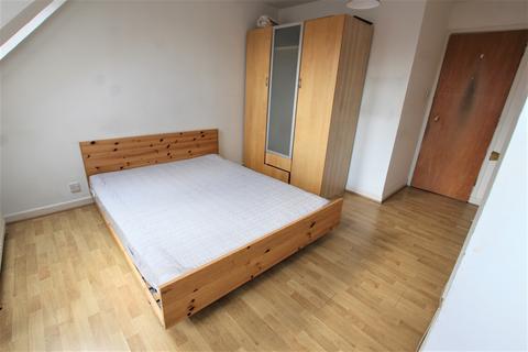 3 bedroom apartment to rent - Discovery Walk, London, Greater London, E1W
