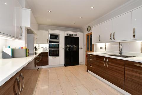 39 Colburn Way, Sutton, SM1 3AU