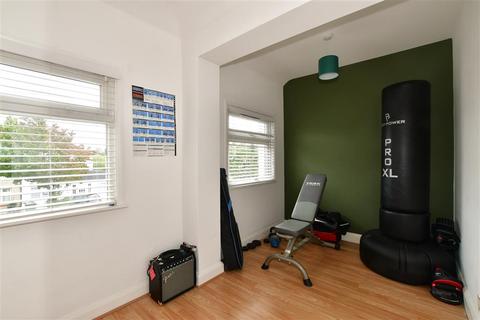 39 Colburn Way, Sutton, SM1 3AU