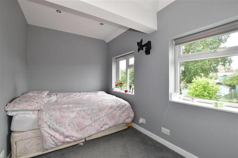 39 Colburn Way, Sutton, SM1 3AU