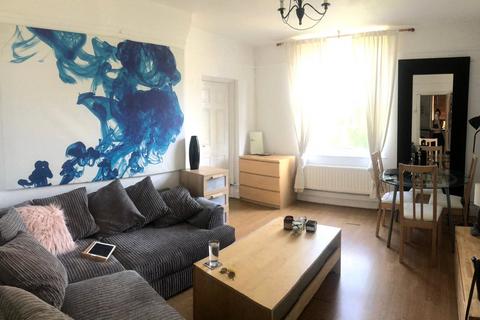 1 bedroom in a flat share to rent, Matilda House, St. Katharines Way, London, E1W