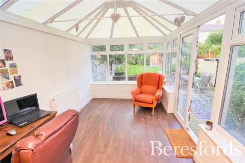 69 Hillside Road, Billericay, CM11 2BX
