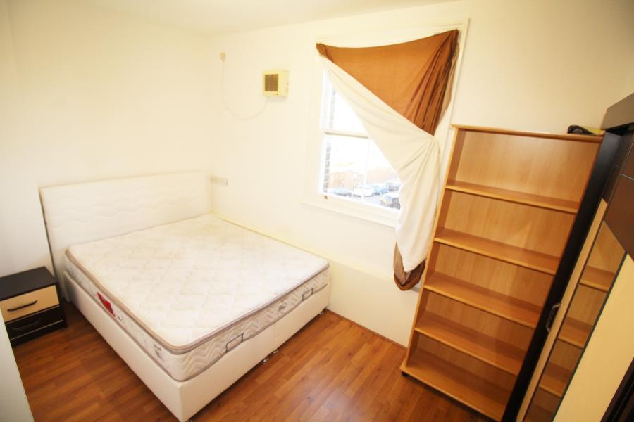 Bromley Road, Tottenham 1 bed flat £1,100 pcm (£254 pw)