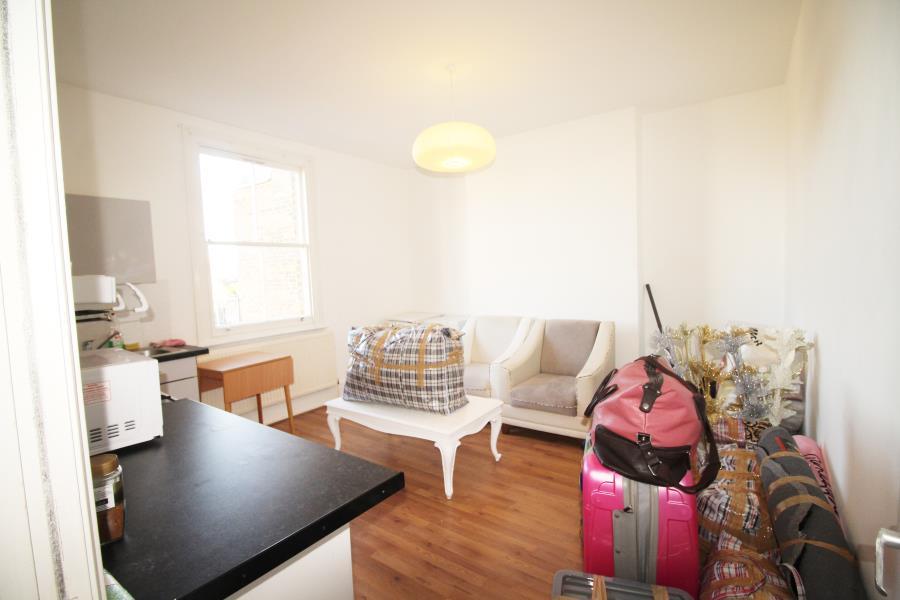 Bromley Road, Tottenham 1 bed flat £1,100 pcm (£254 pw)