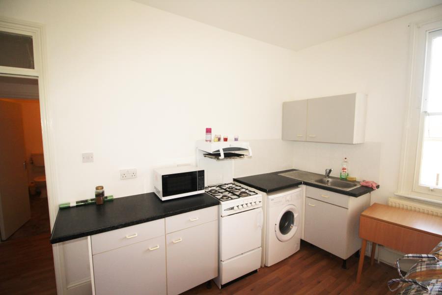 Bromley Road, Tottenham 1 bed flat £1,100 pcm (£254 pw)
