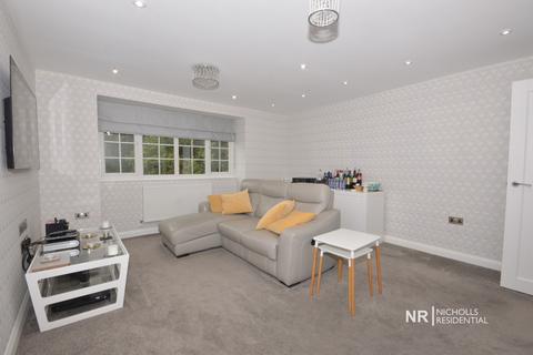21, Danehurst Court Alexandra Road, Epsom, KT17 4BY