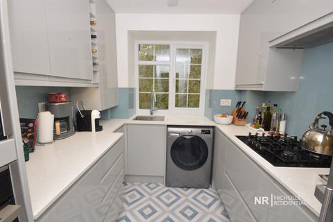 21, Danehurst Court Alexandra Road, Epsom, KT17 4BY