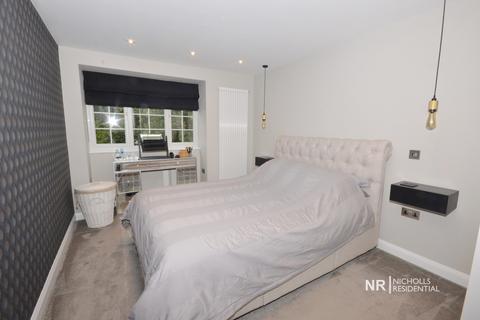 21, Danehurst Court Alexandra Road, Epsom, KT17 4BY