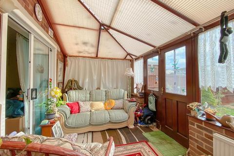 18 Howmead, Berkeley, GL13 9AS