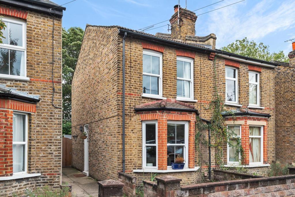 Portman Road, Kingston Upon Thames, KT1 3 bed semidetached house £