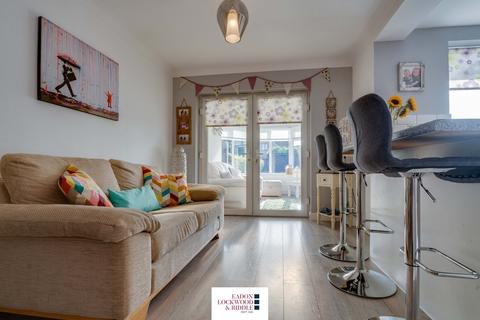 16 Gallow Tree Road, Rotherham, S65 3EE