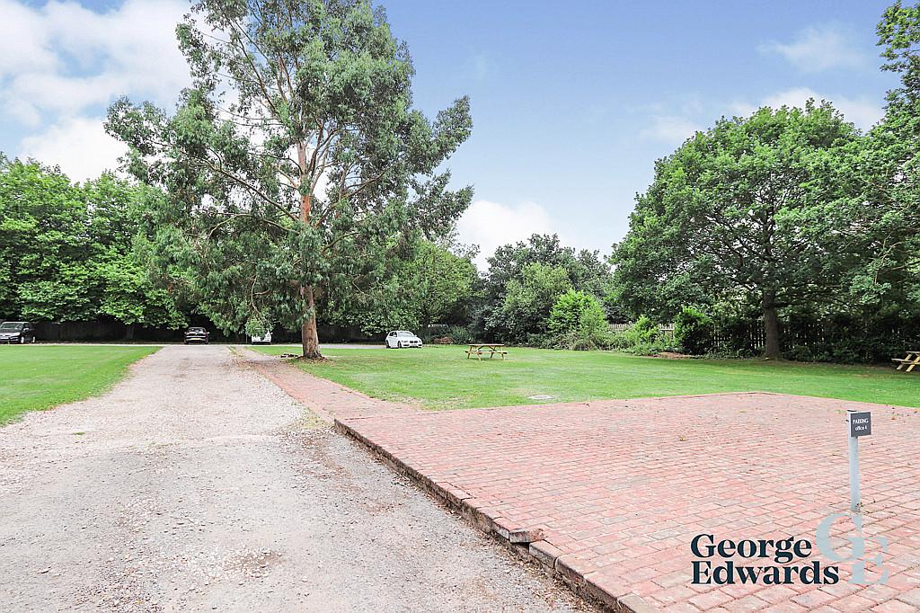 Parking &amp; Gardens