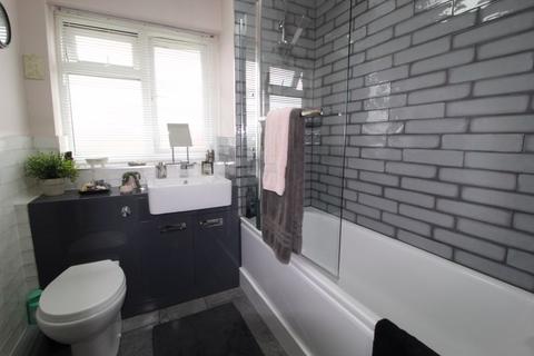 10 Caldwell Drive, Wirral, CH49 7PB