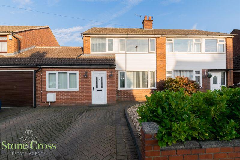 Drive, M29 7DG 3 bed semidetached house £260,000
