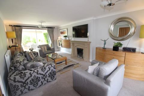 27 Conningsby Drive, Pershore, WR10 1QX
