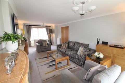 27 Conningsby Drive, Pershore, WR10 1QX