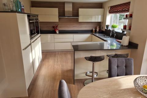 27 Conningsby Drive, Pershore, WR10 1QX