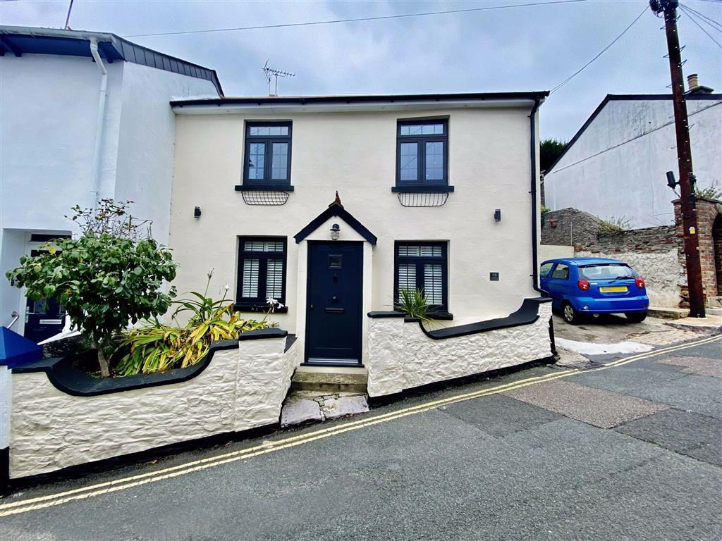 Station Hill, Brixham, TQ5 2 bed end of terrace house £335,000