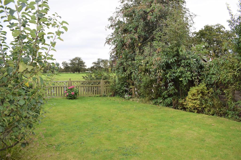 Pingley Meadow, Brigg 4 bed detached house £325,000