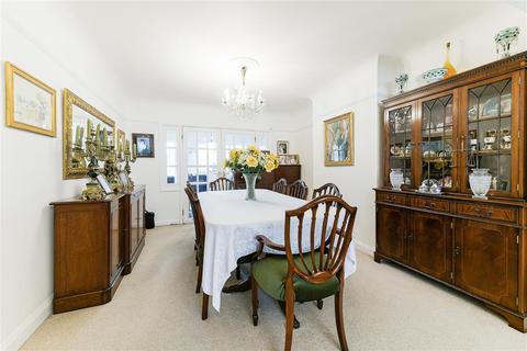 64 Glenthorpe Road, Morden, SM4 4JW