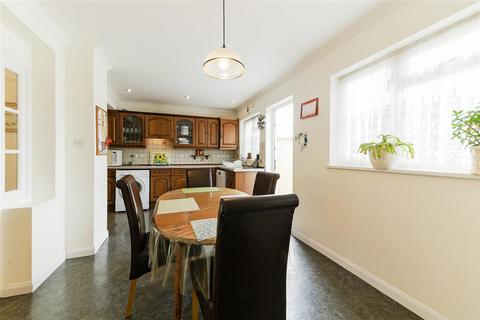 64 Glenthorpe Road, Morden, SM4 4JW