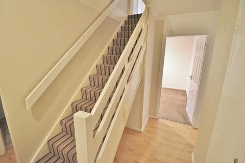 2 bedroom maisonette to rent, Highwood Lane, Loughton IG10