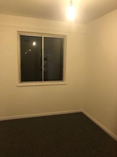 2 bedroom flat to rent, Old Bedford Road, Luton LU2