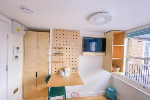 Studio to rent, Philbeach Gardens, London  SW5