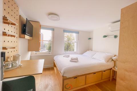 Studio to rent, Philbeach Gardens, London  SW5