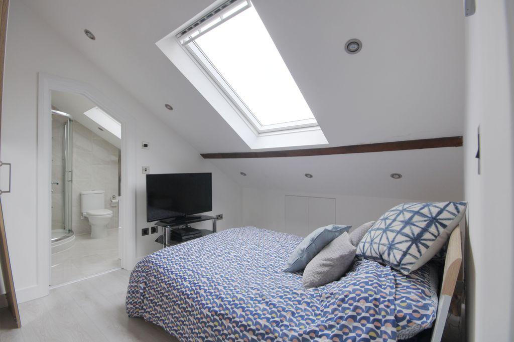 Bedroom 2 (Double)