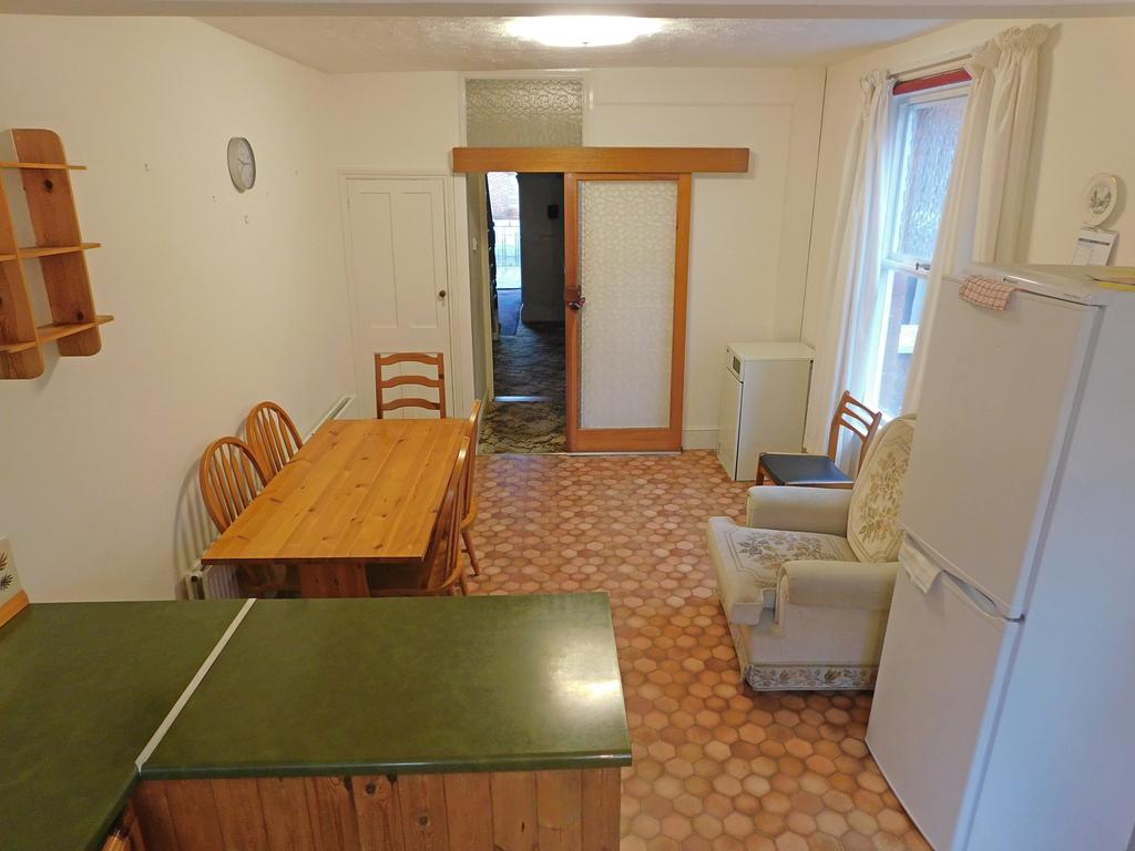 Constable Road, Felixstowe IP11 3 bed terraced house £350,000