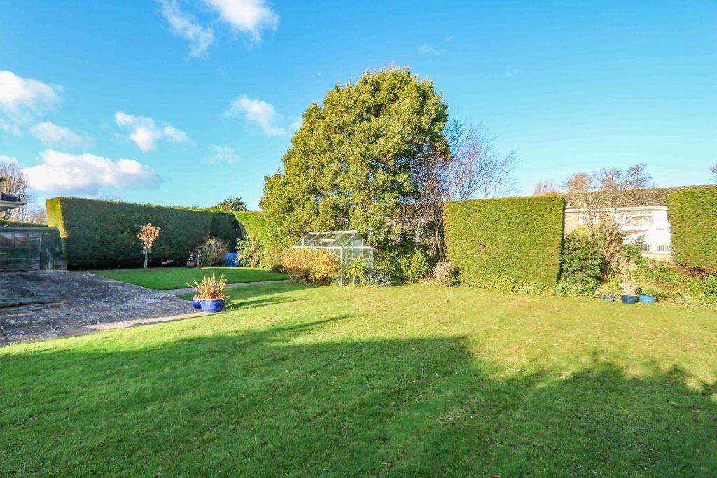 Fernhurst Close, Hayling Island 3 bed detached bungalow £560,000